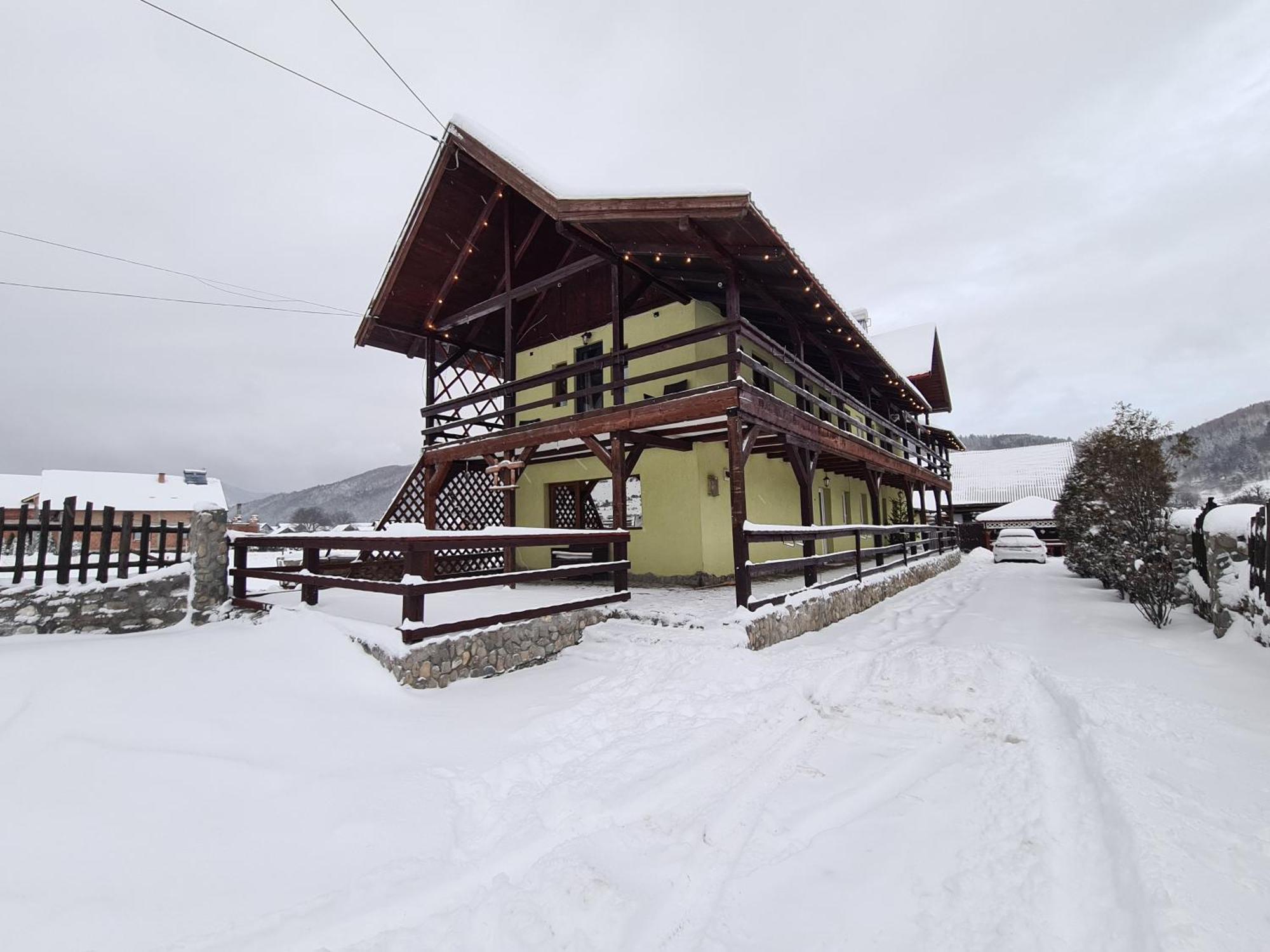 Maricom Home Zarnesti Exterior photo